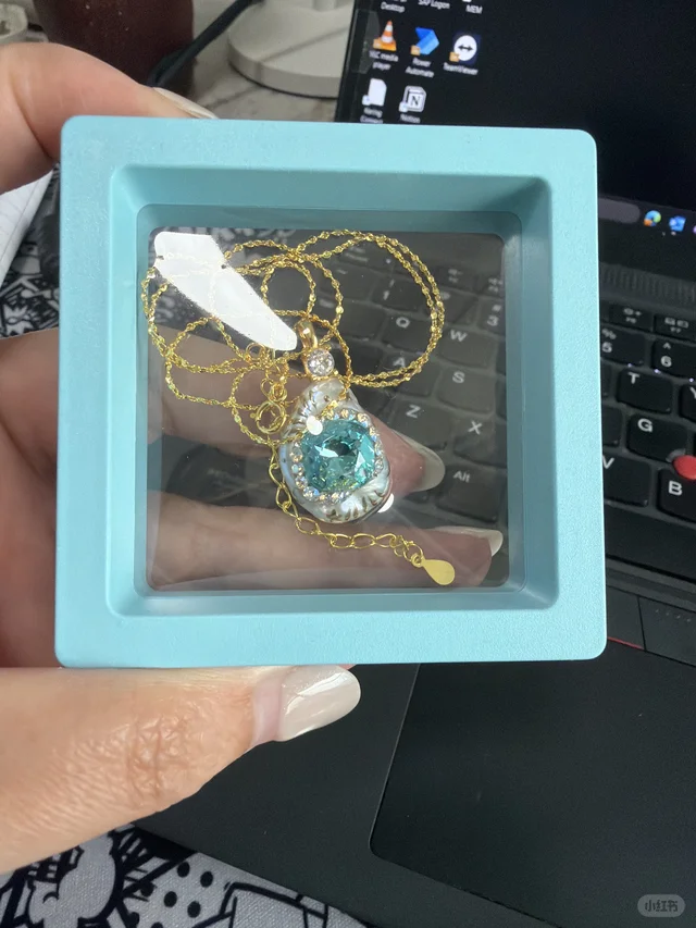 Close view of the handmade VELRI jewelry process