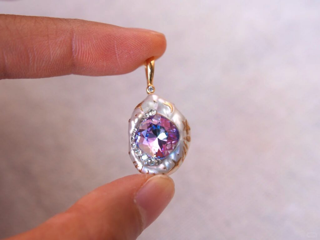 Cushion-cut Gemstone Pearls