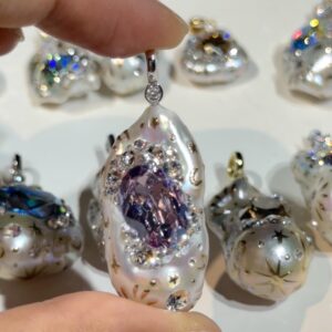 Mystic Aurora Purple — Oval Pearl Pendant photo 1