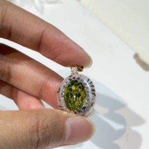 Golden Olive — Oval Pearl Pendant